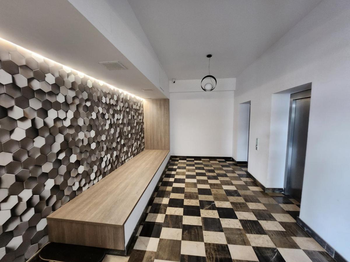 Near Airport 2 Rooms Apartments In Himson Яссы Экстерьер фото