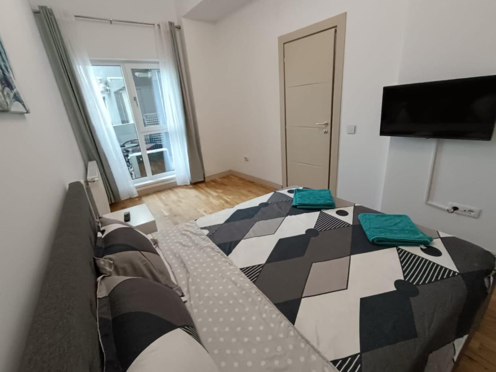 Near Airport 2 Rooms Apartments In Himson Яссы Экстерьер фото